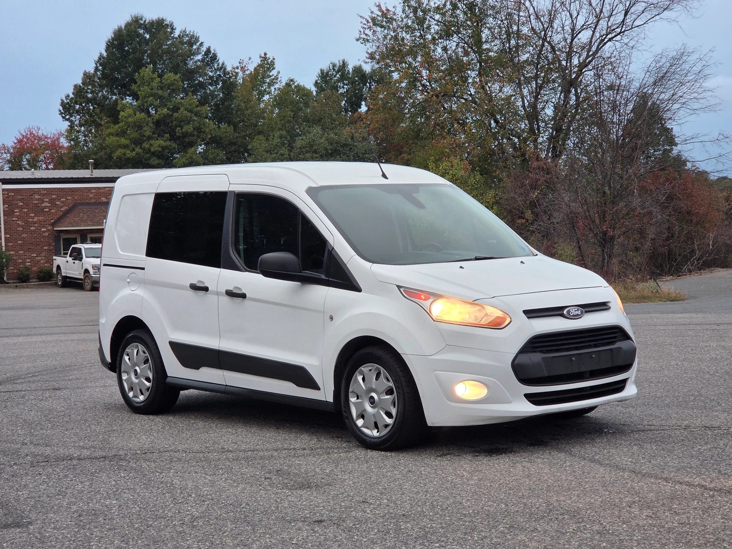 Used 2016 Ford Transit Connect XLT FWD image 4
