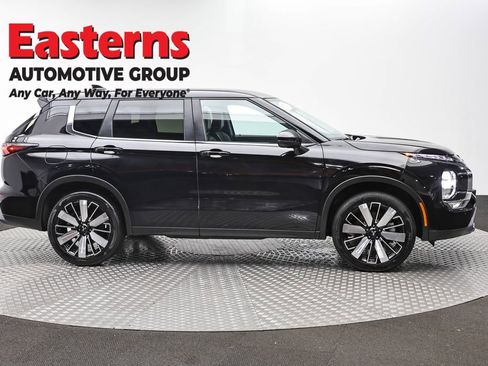 Used 2025 Mitsubishi Outlander SE AWD/4WD image 4