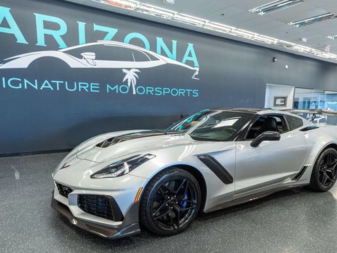 Used 2019 Chevrolet Corvette ZR1 RWD image 1
