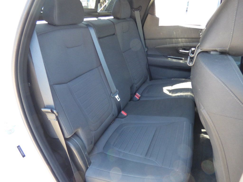 Used 2022 Hyundai Santa Cruz SEL w/ Activity Package FWD image 16