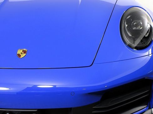 Certified 2025 Porsche 911 Carrera image 12