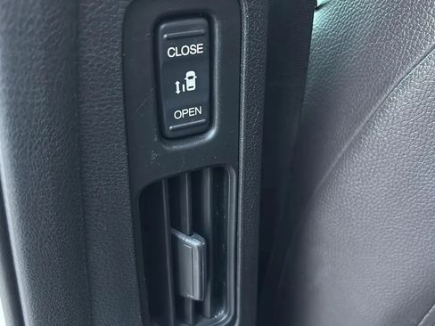 Used 2018 Honda Odyssey Touring image 13