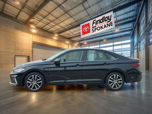 Used 2025 Volkswagen Jetta SE FWD image 3