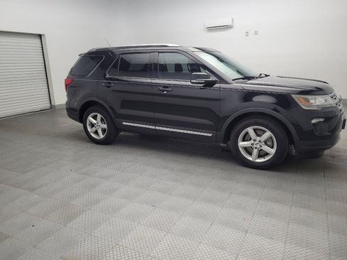 Used 2018 Ford Explorer XLT w/ Equipment Group 201A FWD image 11