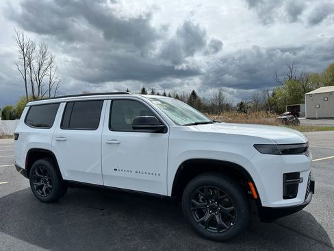 New 2026 Jeep Grand Wagoneer Limited AWD/4WD image 1
