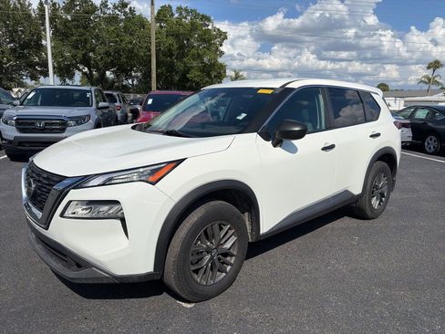 Used 2021 Nissan Rogue S FWD image 3