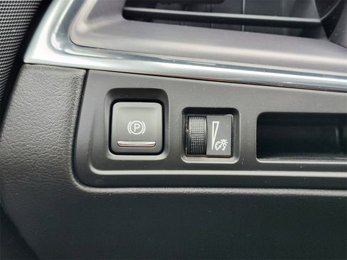 Used 2019 Cadillac XT5 Luxury image 22