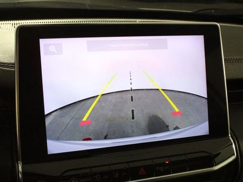 Used 2024 Jeep Compass Trailhawk image 8