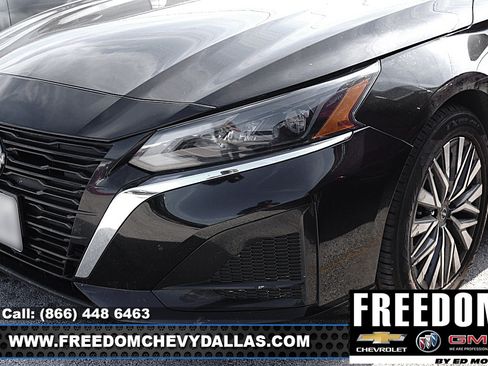 Used 2024 Nissan Altima 2.5 SV FWD image 6