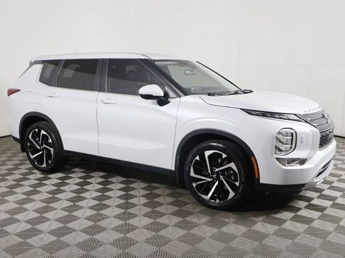 Used 2024 Mitsubishi Outlander SE AWD/4WD image 15
