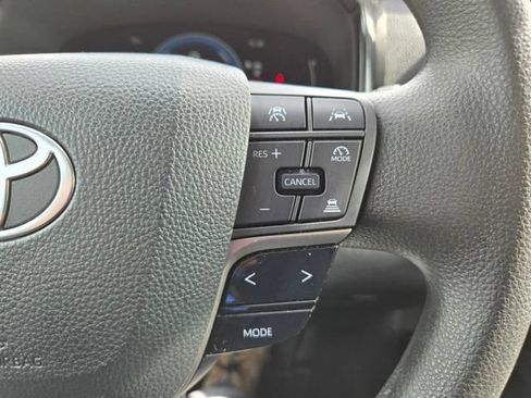 Used 2025 Toyota Camry LE FWD image 20