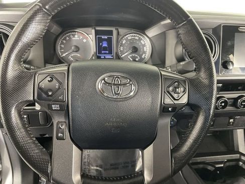 Used 2016 Toyota Tacoma TRD Sport image 29