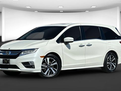 Used 2019 Honda Odyssey Elite image 2