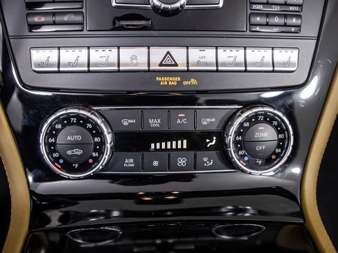 Used 2013 Mercedes-Benz SL 550 image 29