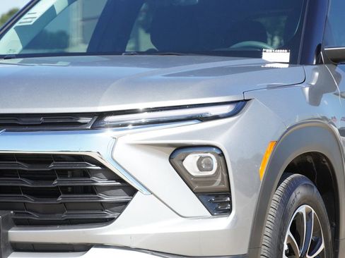 Used 2025 Chevrolet TrailBlazer LT FWD image 5