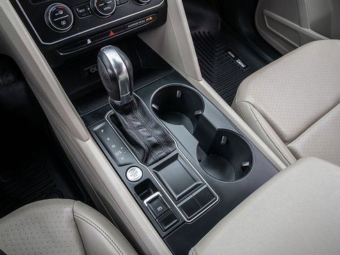 Used 2018 Volkswagen Atlas SE image 28