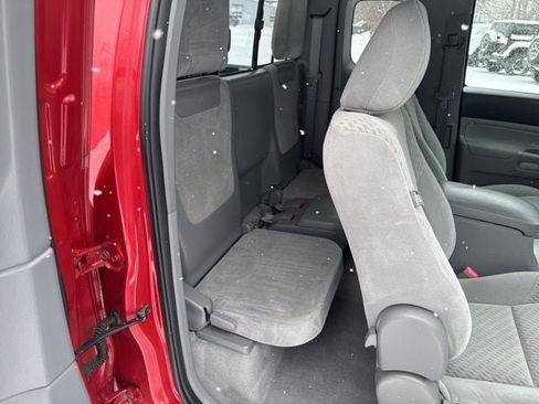 Used 2011 Toyota Tacoma 4x4 Access Cab w/ SR5 Pkg #2 image 15