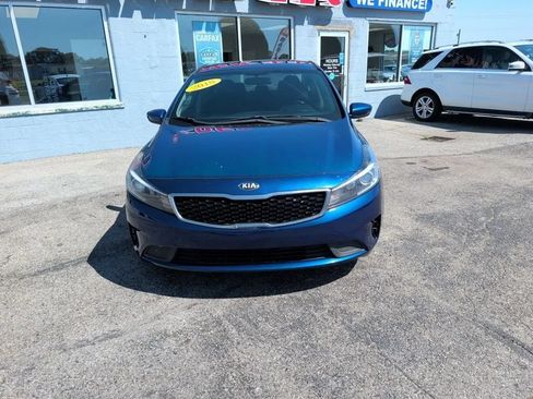 Used 2018 Kia Forte S FWD image 2