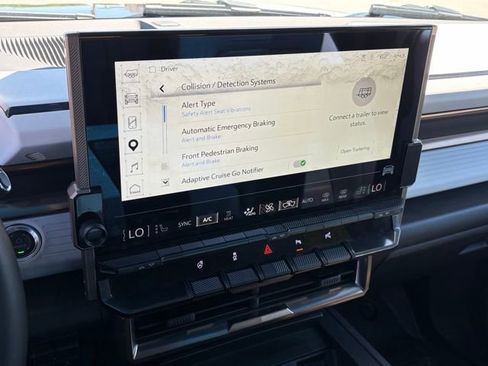 Used 2025 GMC Hummer EV 2X image 20