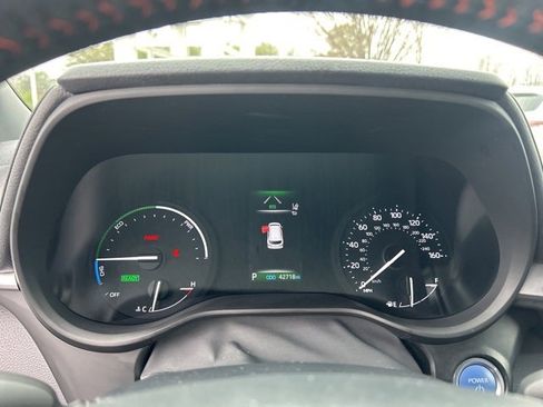 Used 2023 Toyota Sienna XSE image 24