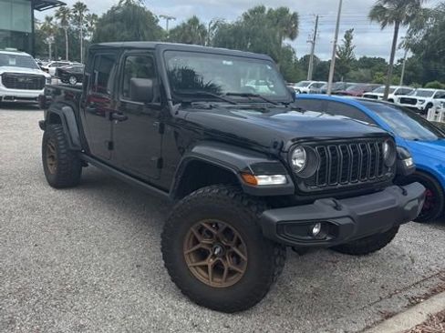 Used 2024 Jeep Gladiator Sport AWD/4WD image 1