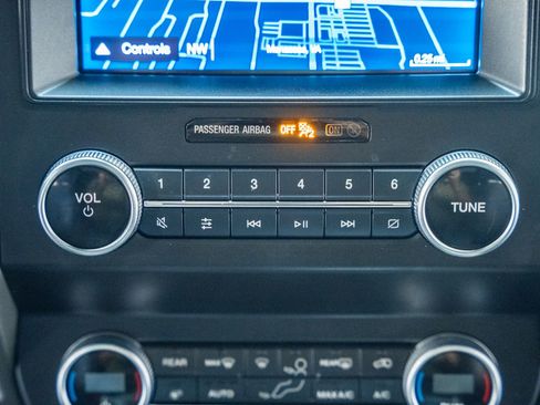 Used 2019 Ford Expedition Max XLT w/ Equipment Group 202A image 32