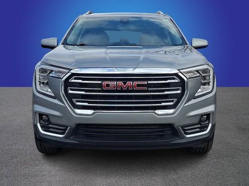 Used 2024 GMC Terrain SLT image 2