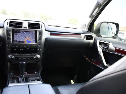 Used 2016 Lexus GX 460 w/ Premium Package AWD/4WD image 23