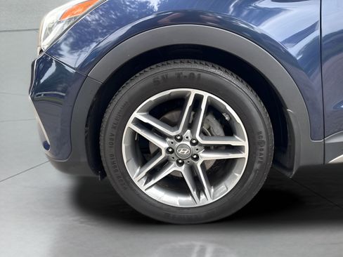 Used 2017 Hyundai Santa Fe Limited AWD/4WD image 5