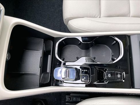 New 2026 Volvo XC40 B5 Plus w/ Protection Package Premier image 10