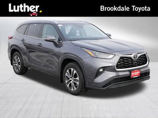 Certified 2022 Toyota Highlander XLE video 1