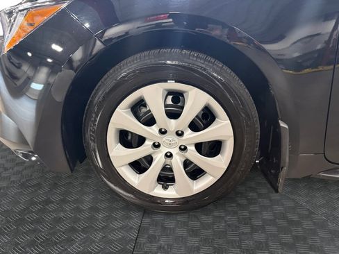 Used 2025 Toyota Corolla LE FWD image 15