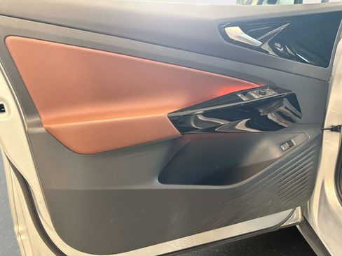 Certified 2022 Volkswagen ID.4 Pro S image 18