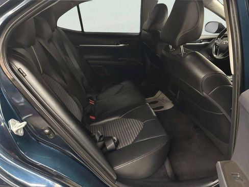 Used 2021 Toyota Camry SE FWD image 18