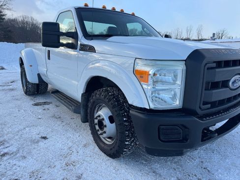 Used 2011 Ford F350 XL w/ Camper Pkg image 12