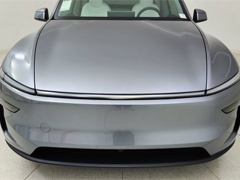 Used 2026 Tesla Model Y 2WD image 8