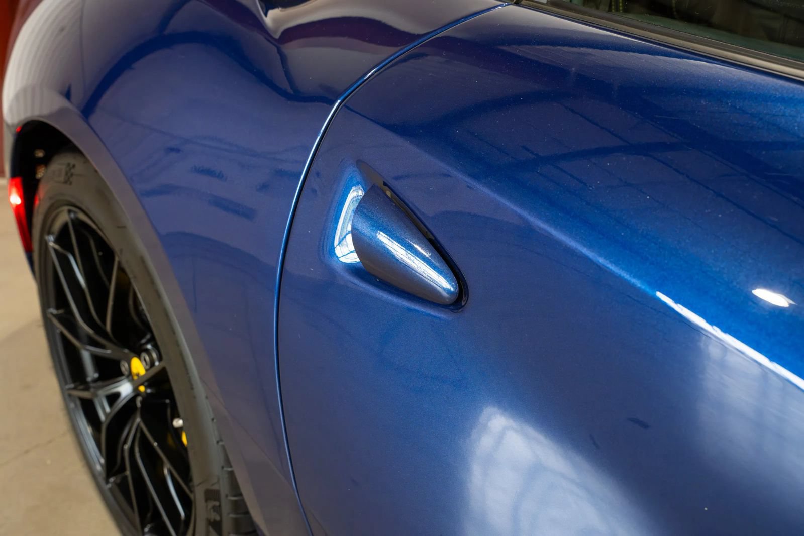 Used 2019 Ferrari 812 Superfast RWD image 24