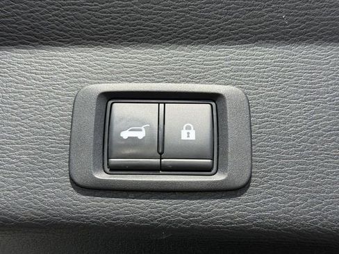 Used 2023 Mitsubishi Outlander SE Black Edition image 10