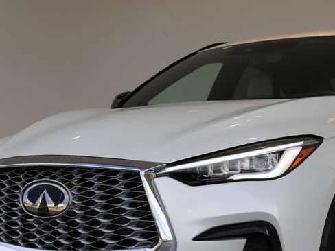 Certified 2025 INFINITI QX55 Essential image 11