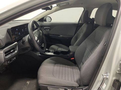 Used 2025 Kia K4 EX FWD image 17
