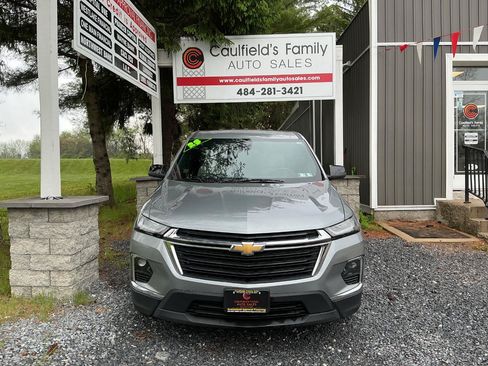 Used 2023 Chevrolet Traverse LS AWD/4WD image 2