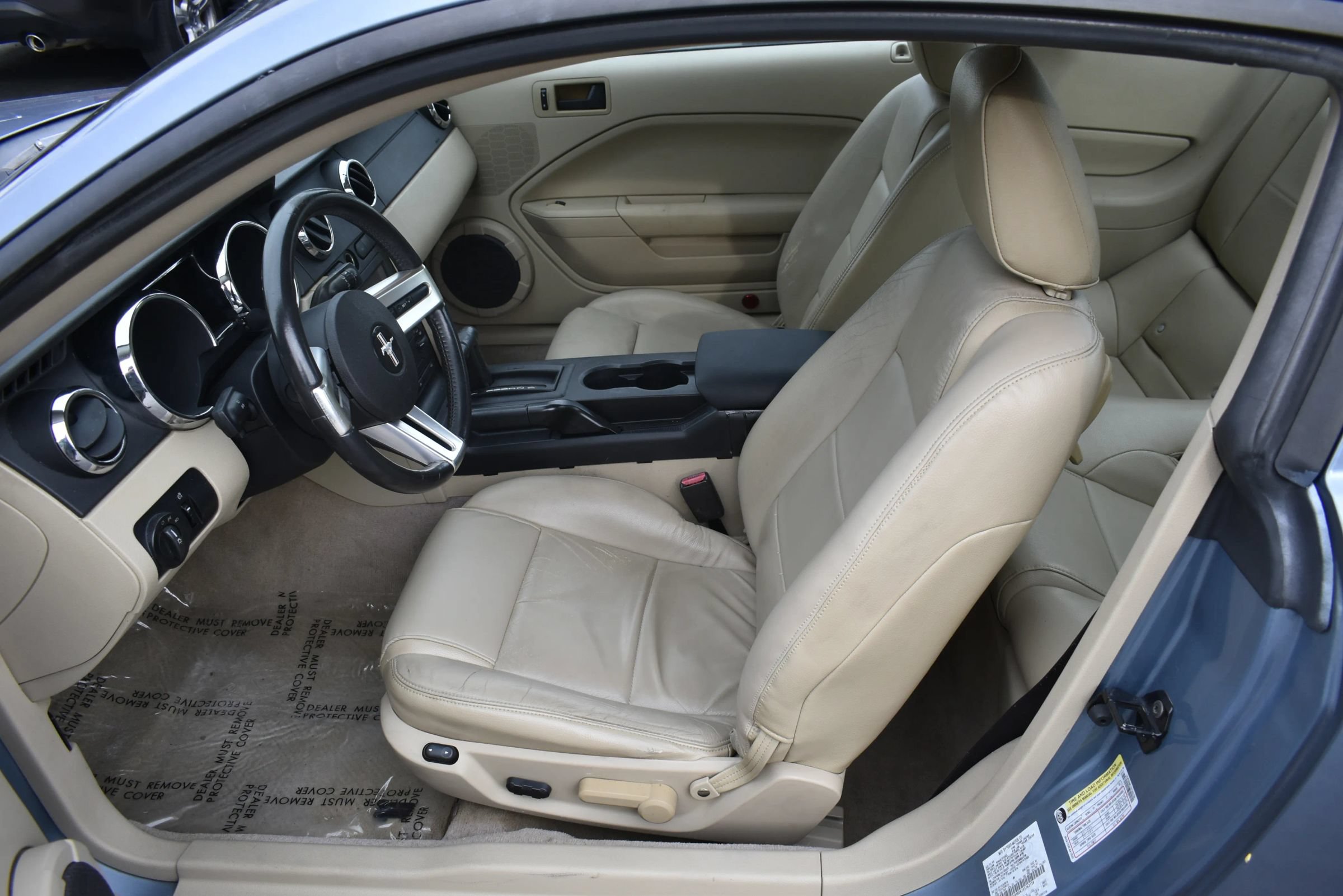 Used 2005 Ford Mustang Coupe RWD image 9