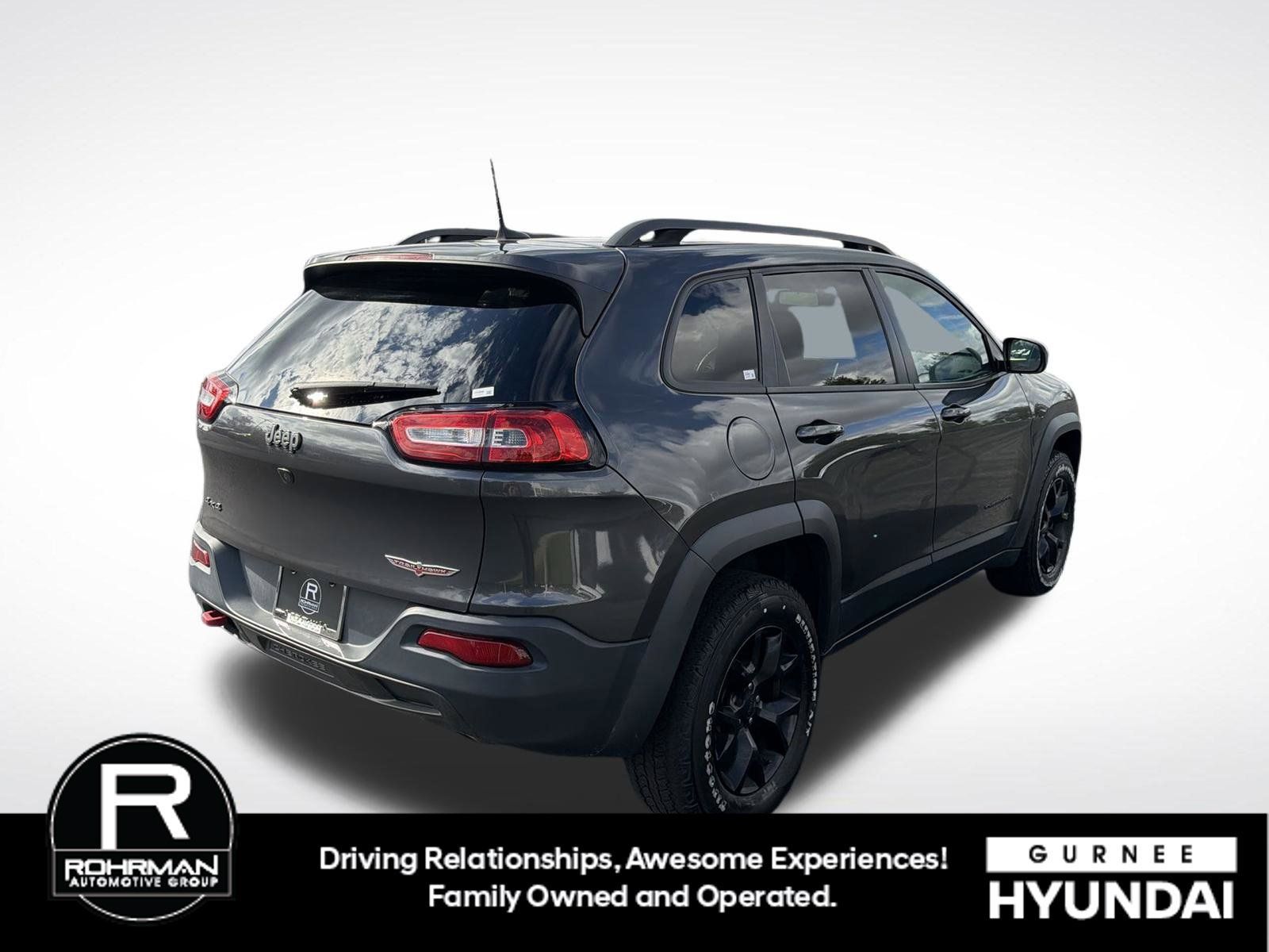 Used 2017 Jeep Cherokee Trailhawk w/ Comfort/Convenience Group AWD/4WD image 9