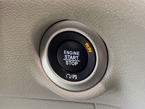 Used 2023 Chrysler Voyager LX FWD image 21