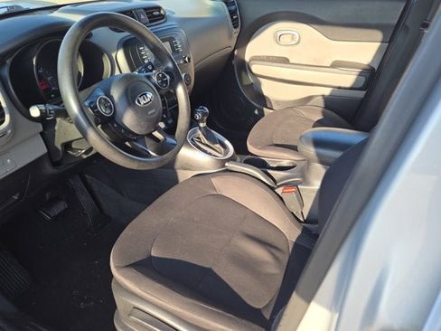 Used 2015 Kia Soul image 17
