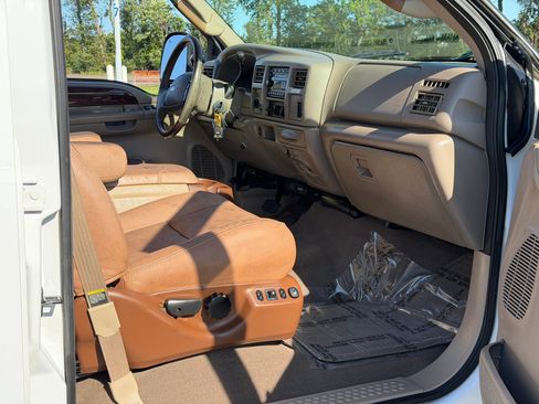 Used 2004 Ford F250 XL AWD/4WD image 13
