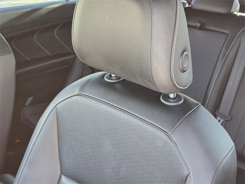 Used 2022 Volkswagen Tiguan SE R-Line image 20