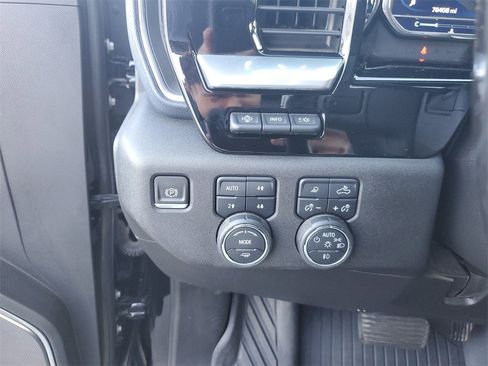 Used 2024 Chevrolet Silverado 2500 High Country w/ High Country Premium Package image 22