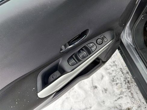 Used 2019 Nissan Kicks SV image 38