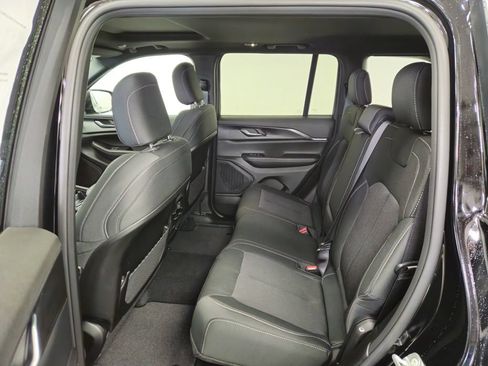 New 2026 Jeep Grand Cherokee Laredo X AWD/4WD image 5
